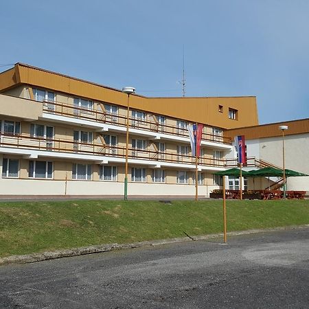 Hotel Banik Nitrianske Rudno Екстер'єр фото