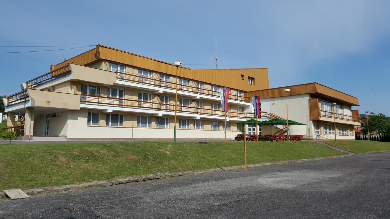 Hotel Banik Nitrianske Rudno Екстер'єр фото