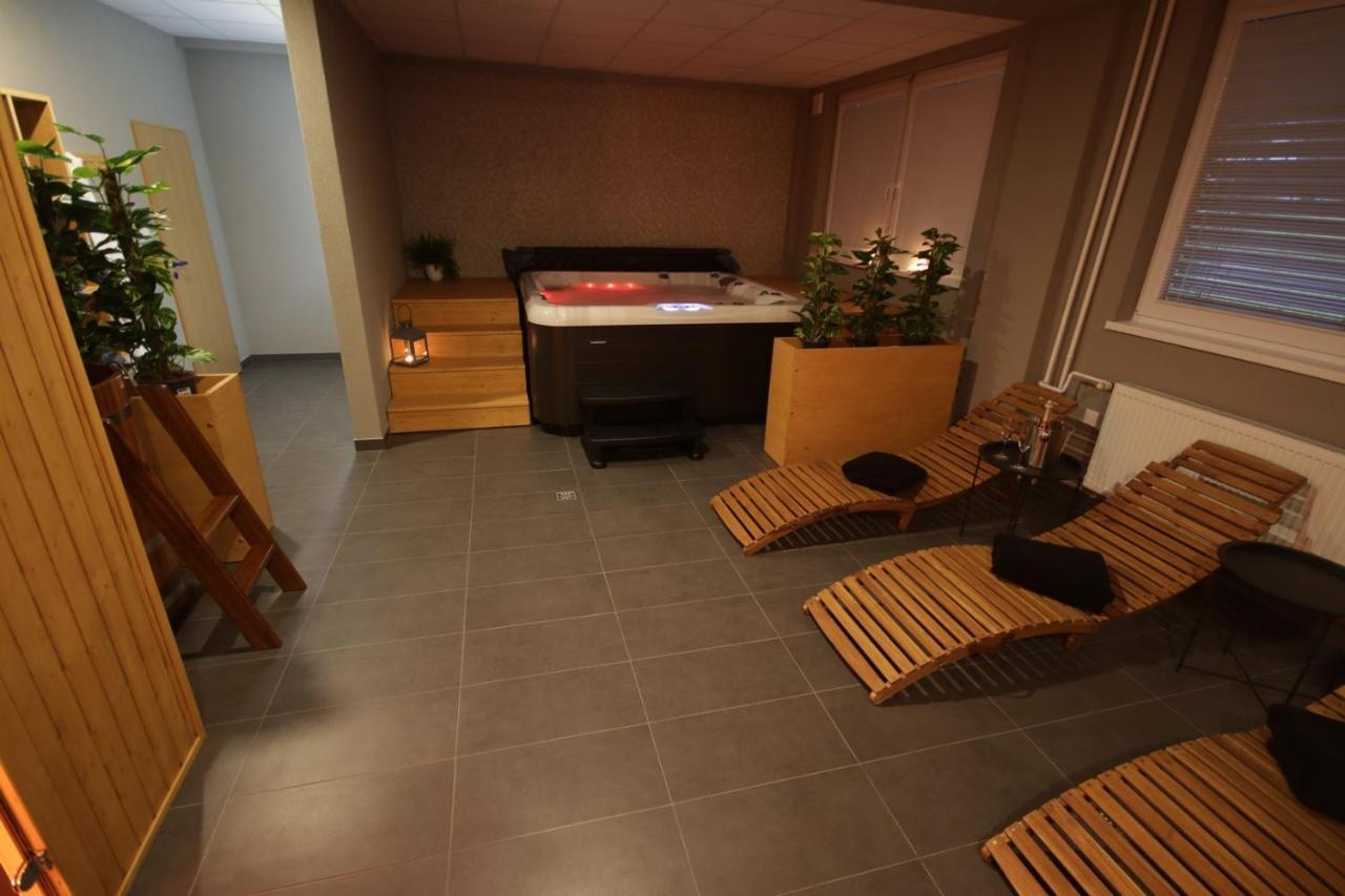 Hotel Banik Nitrianske Rudno Екстер'єр фото